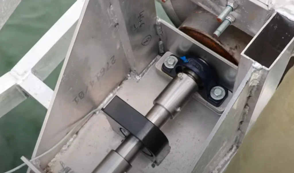 Sensor industri digunakan dalam aplikasi pengukuran torsi pada aplikasi energi gelombang.